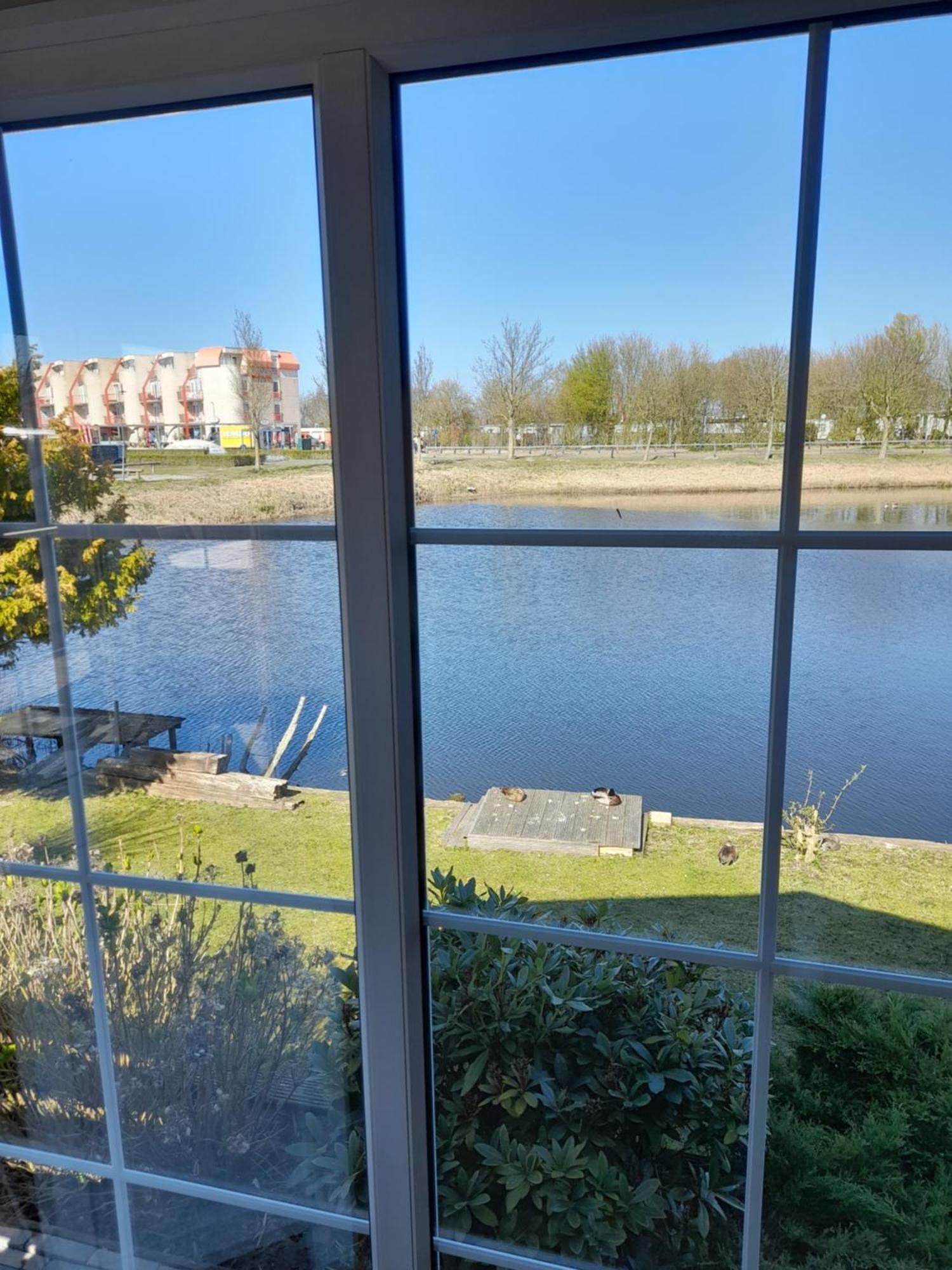 Chalet Makkum C99B Met Prive Gelegen Tuin Aan Het Water Dış mekan fotoğraf