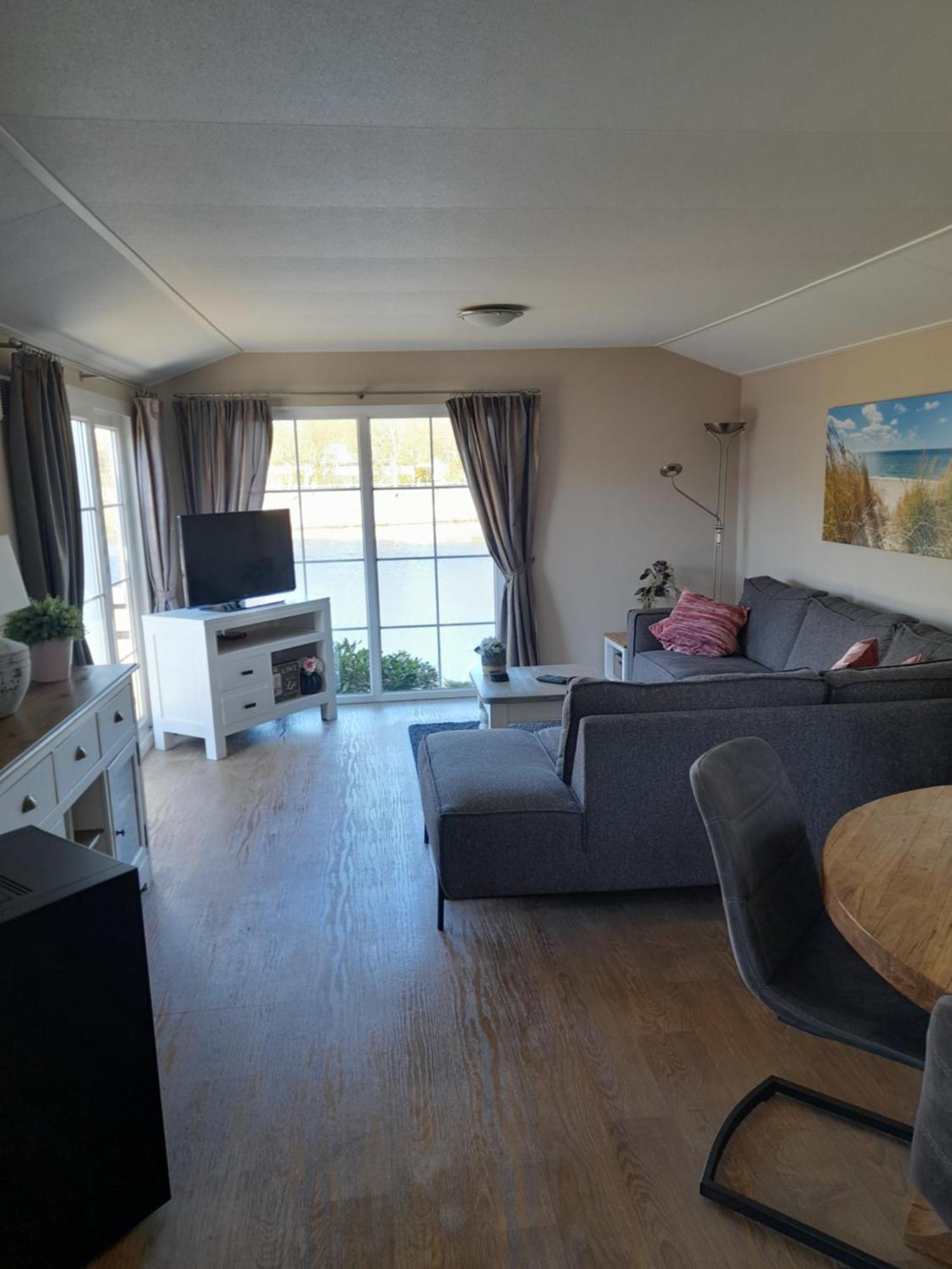 Chalet Makkum C99B Met Prive Gelegen Tuin Aan Het Water Dış mekan fotoğraf