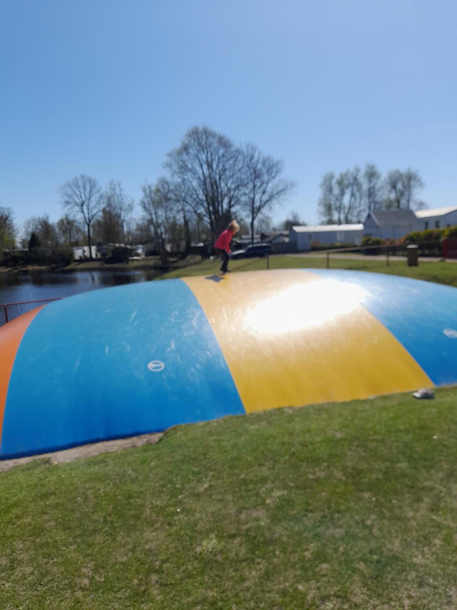 Chalet Makkum C99B Met Prive Gelegen Tuin Aan Het Water Dış mekan fotoğraf